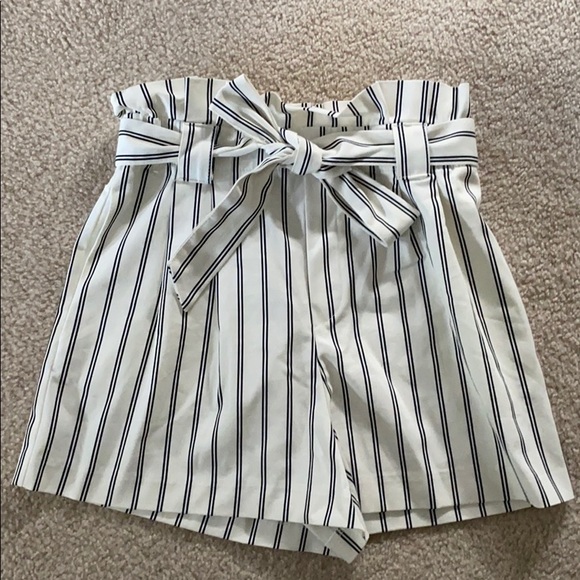 Zara high waisted shorts - Picture 1 of 3
